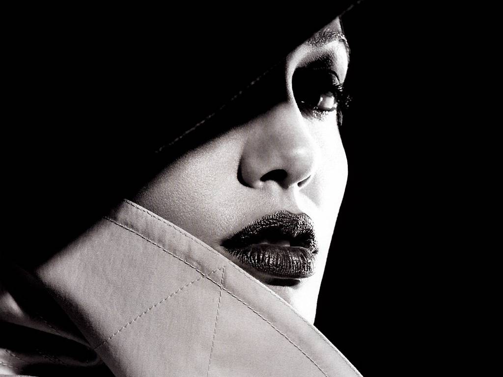 Angelina Jolie #29016