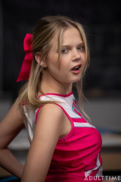 Coco Lovelock photo 147825