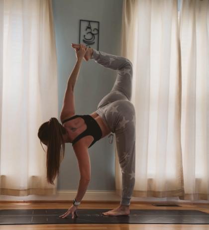 Leanna Decker photo 9842