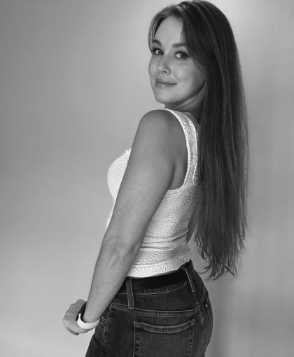 Leanna Decker photo 9846