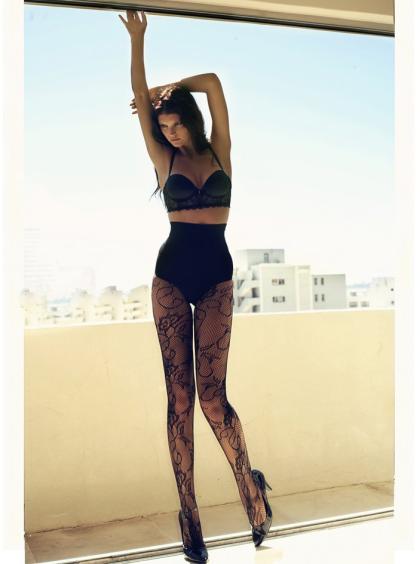 Charlbi Dean Kriek