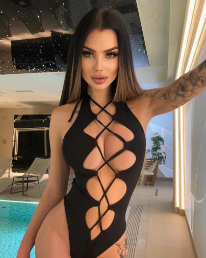 Michelle photo 39330