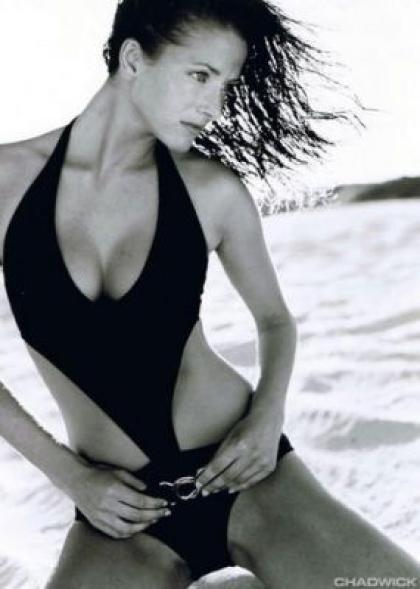 Esther Anderson photo 165390