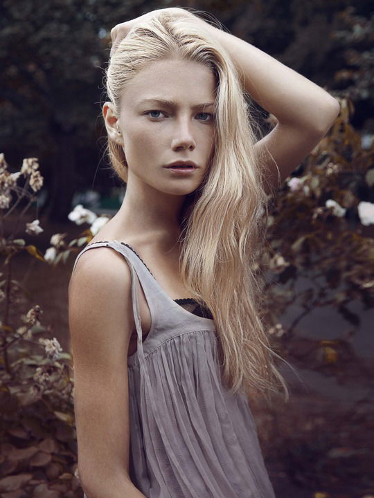 Clara Paget #168715