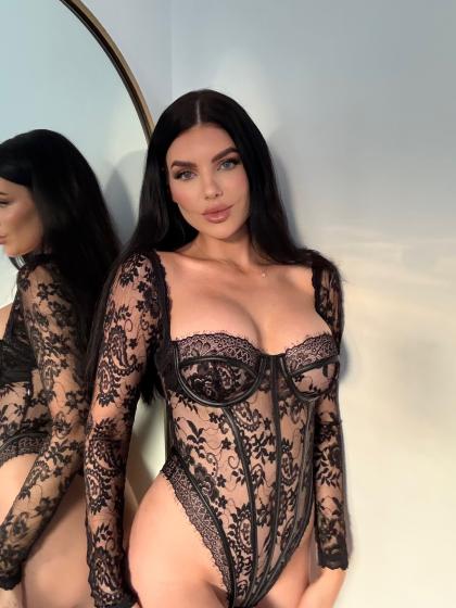 Nicole Thorne photo 170089