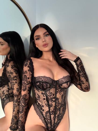 Nicole Thorne photo 170090