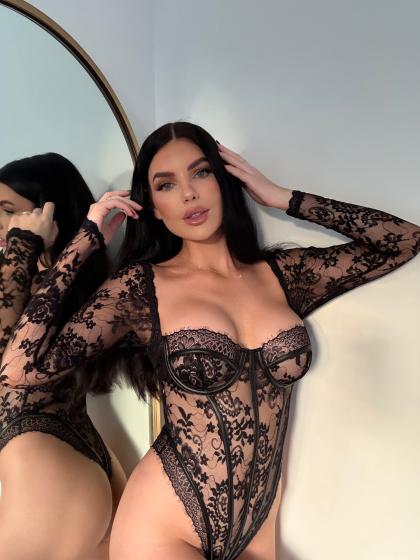 Nicole Thorne photo 170093