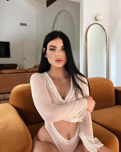 Nicole Thorne photo 170096