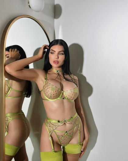 Nicole Thorne photo 170143