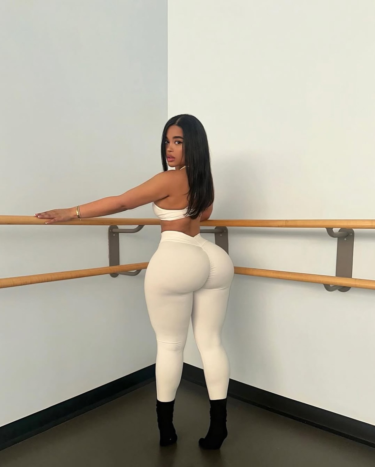 Giselle Lynette #170715