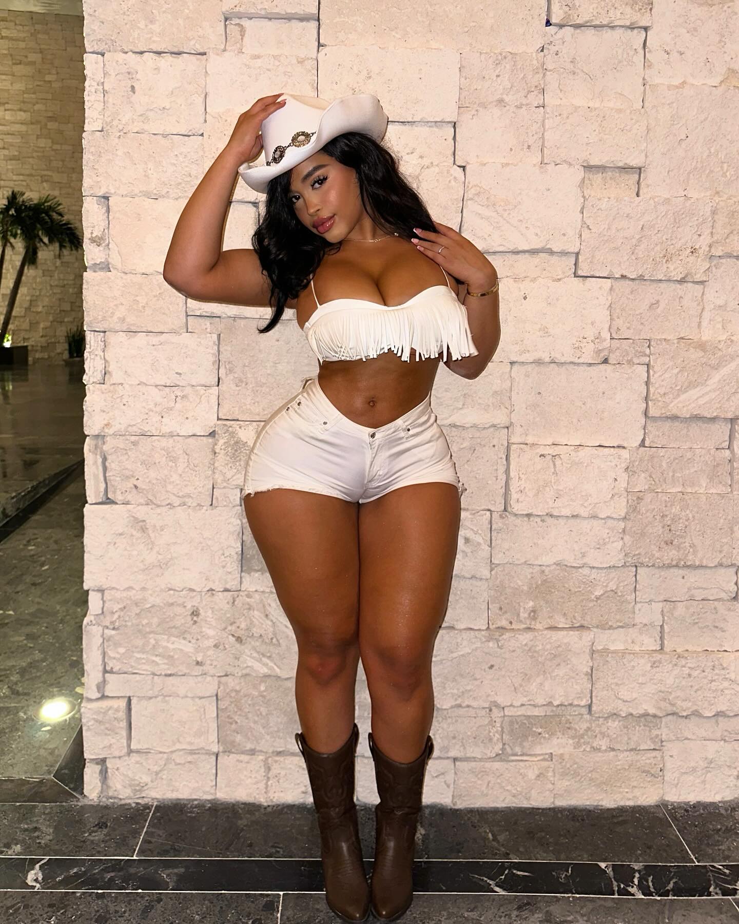 Giselle Lynette #170771