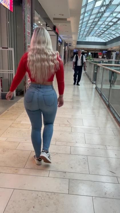 Jolie Becker photo 11161