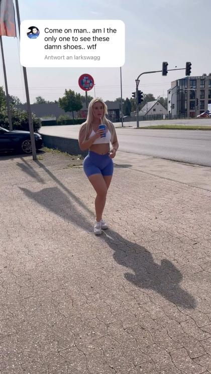 Jolie Becker photo 11183