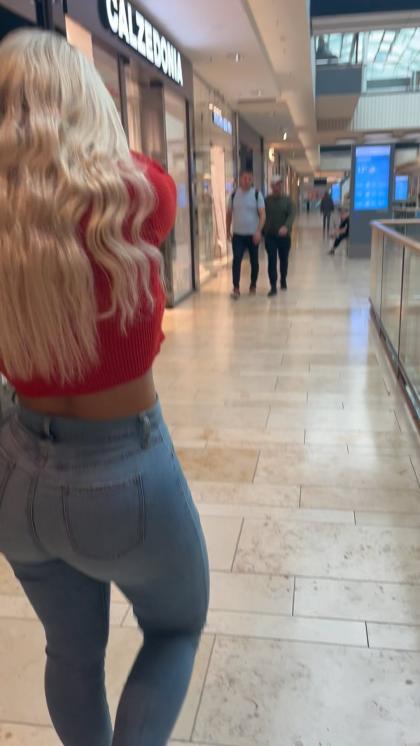 Jolie Becker photo 11184