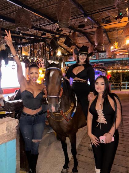 Lorena Gonzalez photo 172266