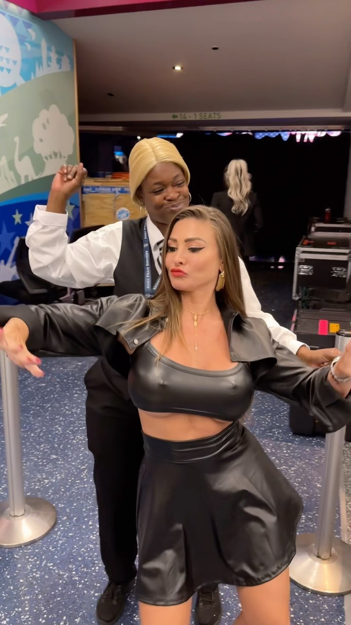 Francia James #11367