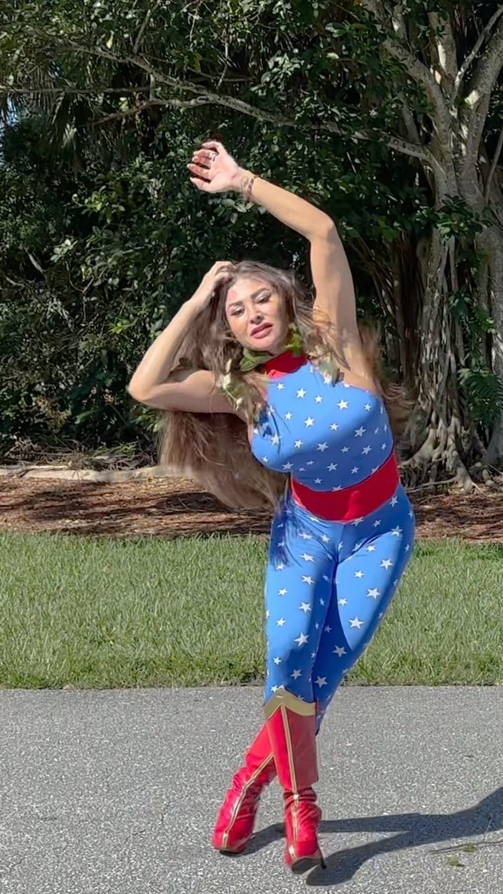 Francia James #11447