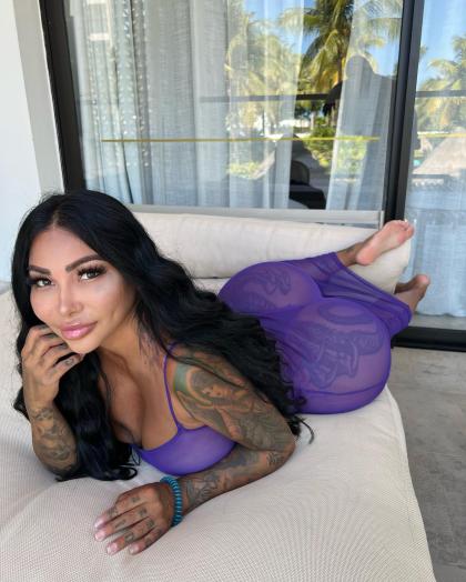 Brittanya Razavi photo 11475