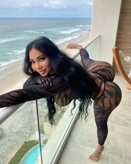 Brittanya Razavi photo 11489