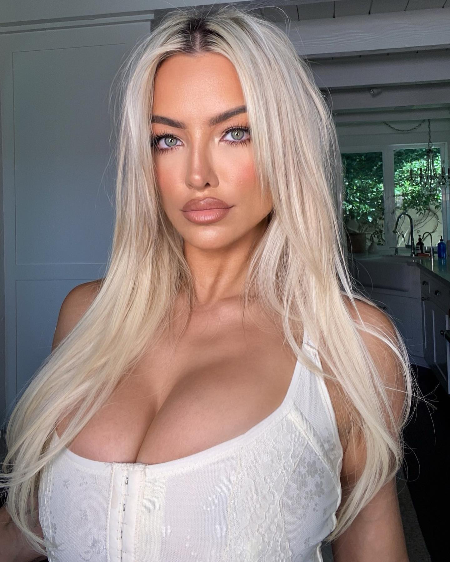 Lindsey Pelas #175381