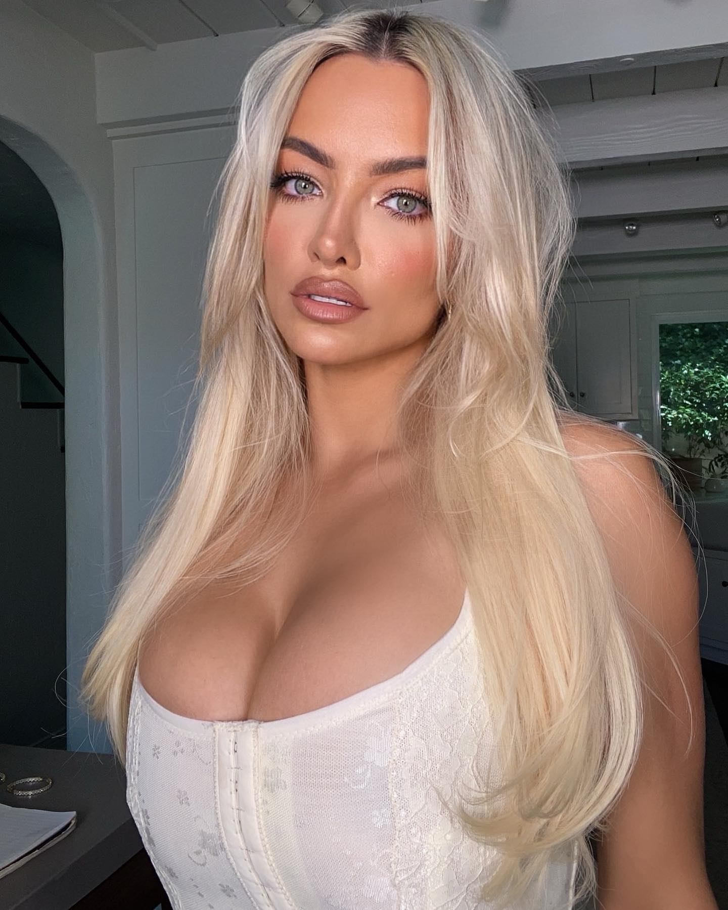 Lindsey Pelas #175383