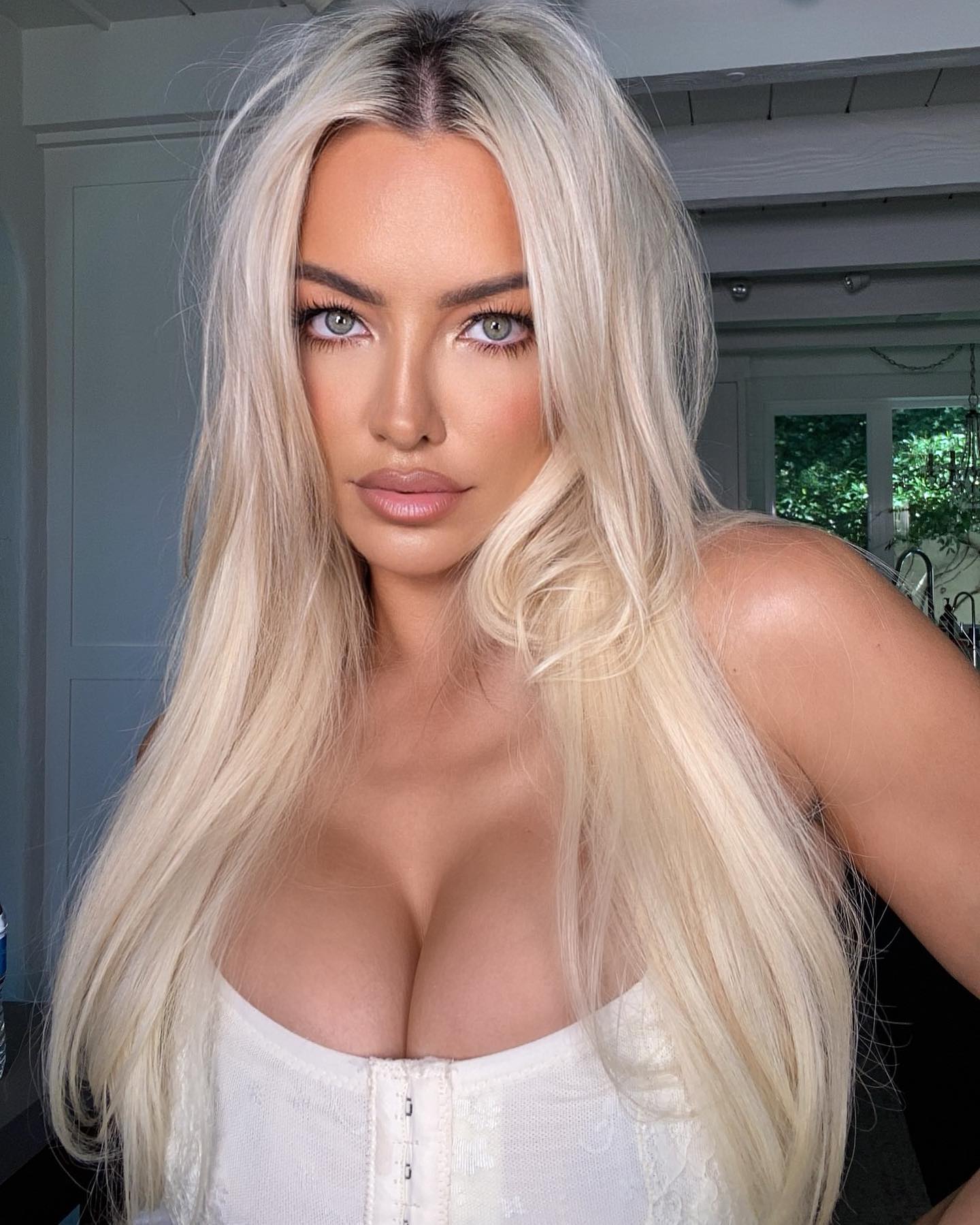 Lindsey Pelas #175386