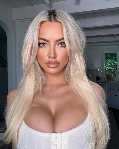 Lindsey Pelas photo 175382