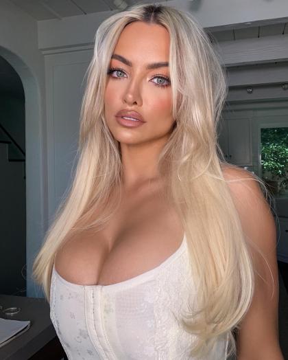 Lindsey Pelas photo 175383
