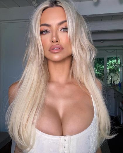 Lindsey Pelas photo 175385