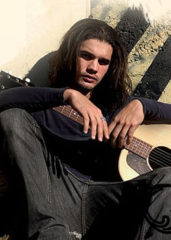 Steven Strait #182420