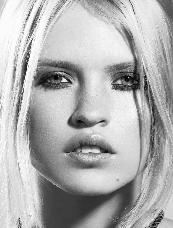 Anja Konstantinova #182746