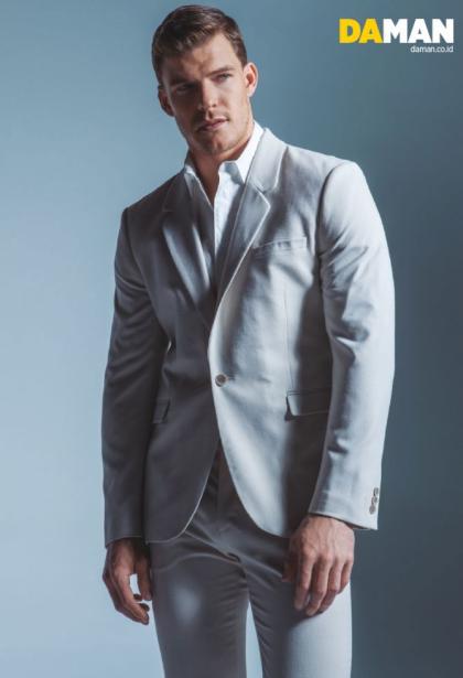 Alan Ritchson