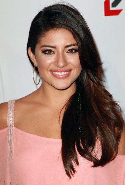 Mayra Leal photo 184700