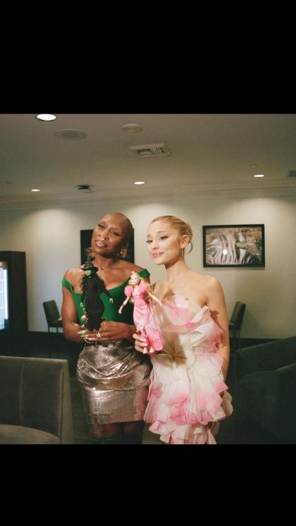 Ariana Grande photo 52023