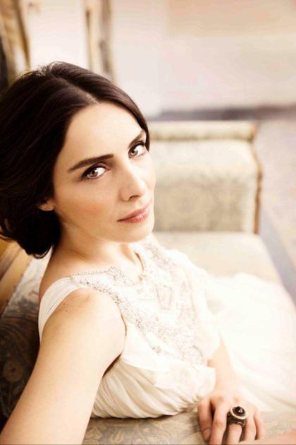 Nur Aysan photo 186750