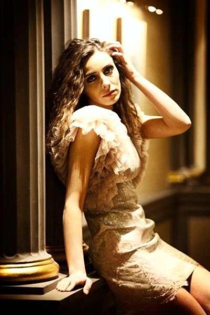 Nur Aysan photo 186752