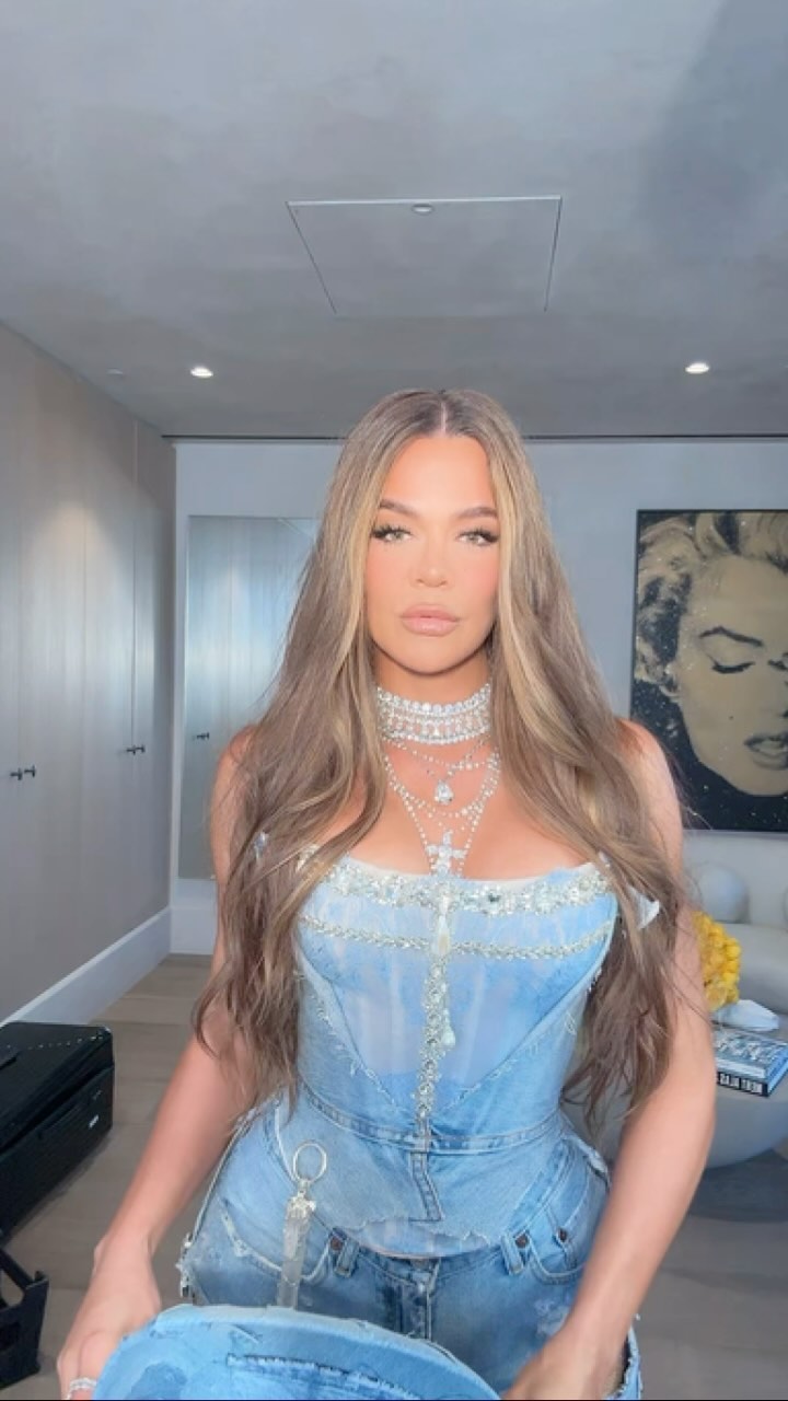 Khloé Kardashian #52221