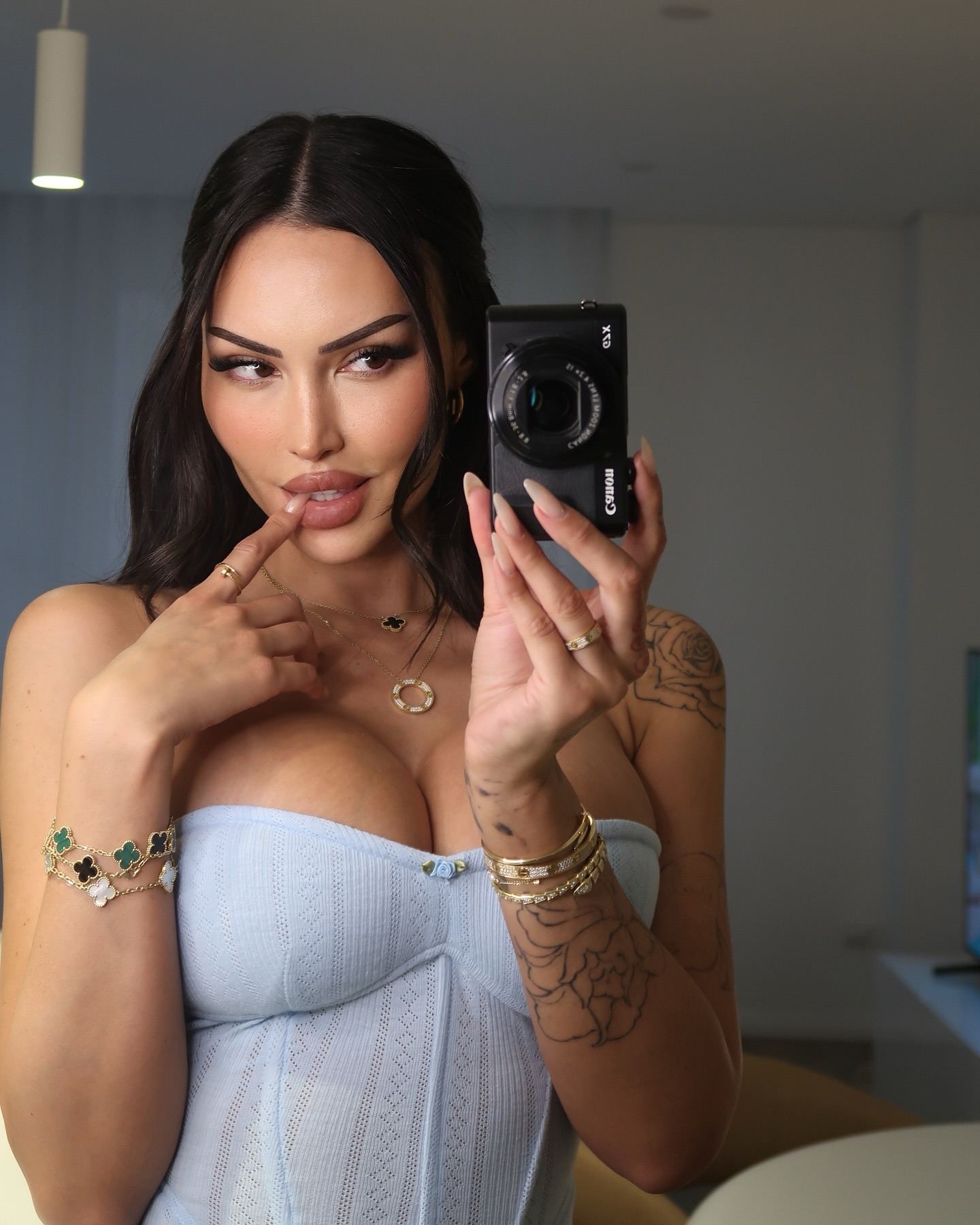 Annelese Milton #13742