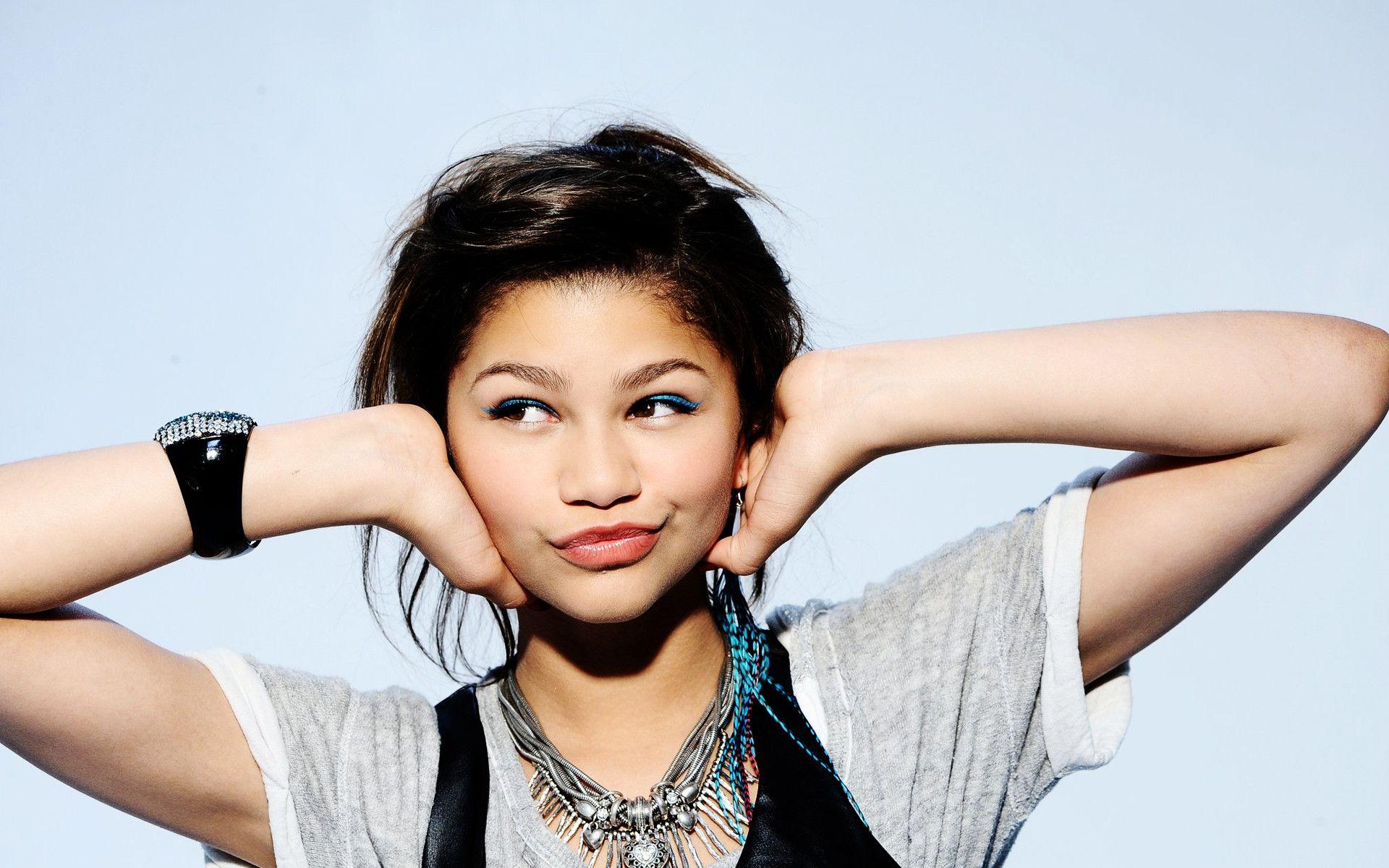 Zendaya #240990