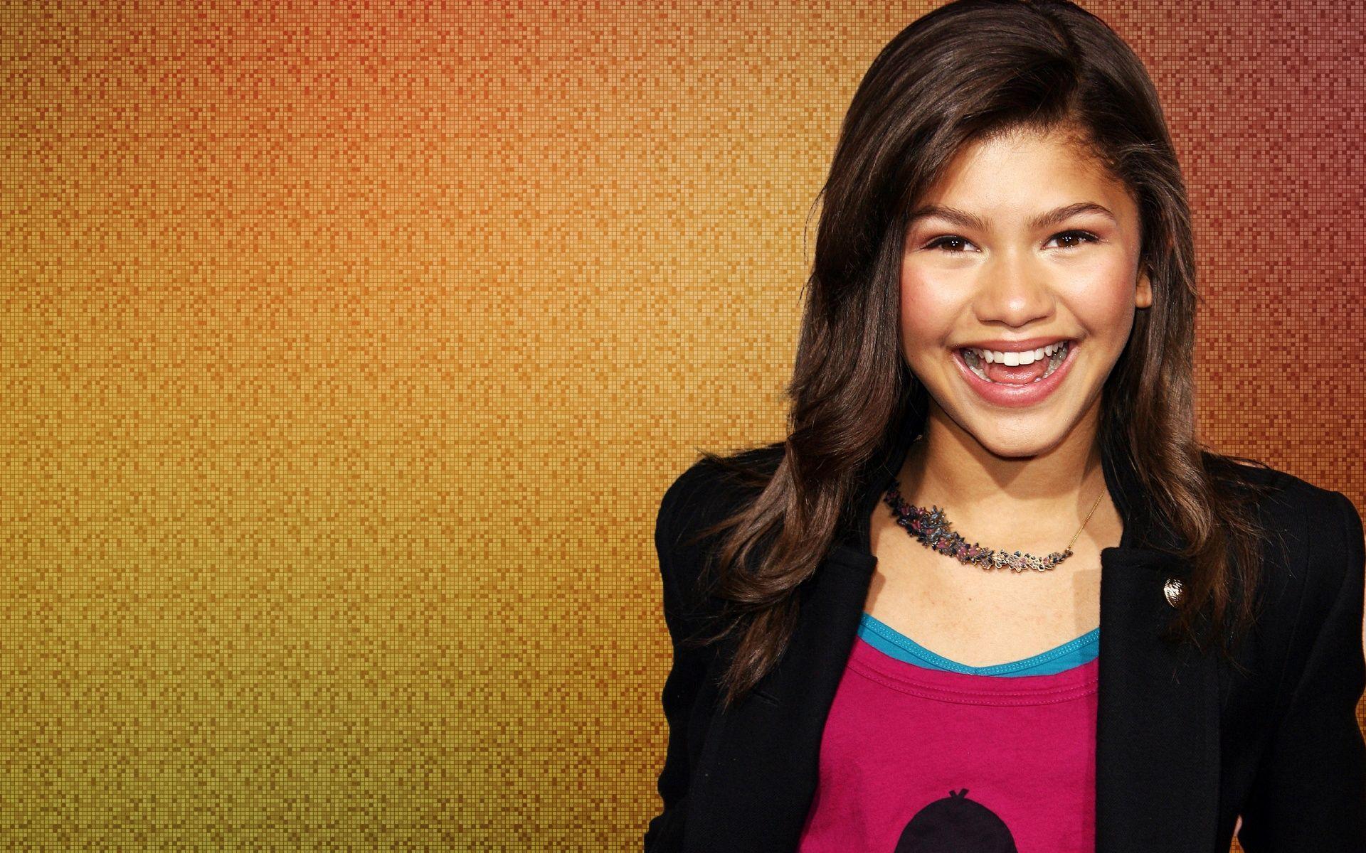 Zendaya #241000