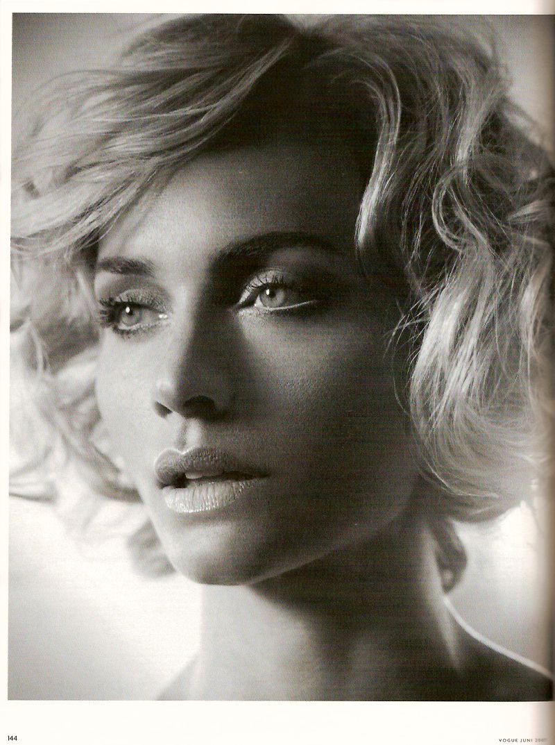 Amber Valletta #193255