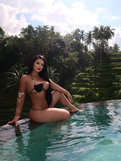 Nadia Khar photo 197733