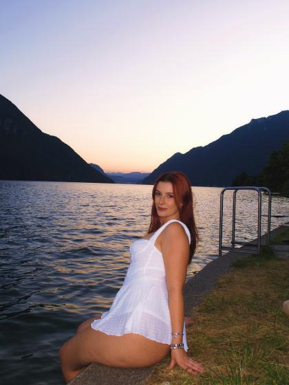 Mia Grose photo 199449