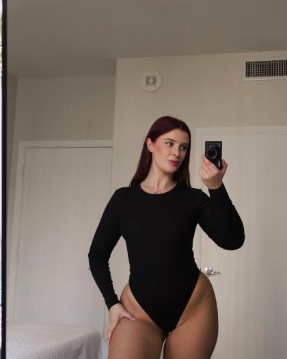 Mia Grose photo 199543