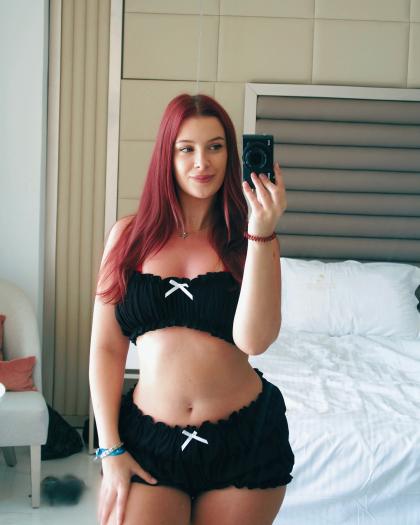 Mia Grose photo 199555