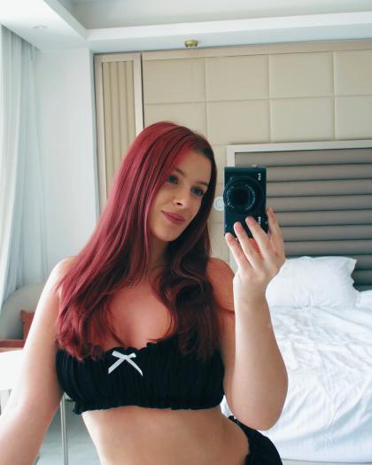 Mia Grose photo 199556