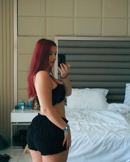 Mia Grose photo 199558