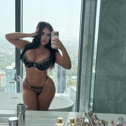 Melanie Rivers photo 199622