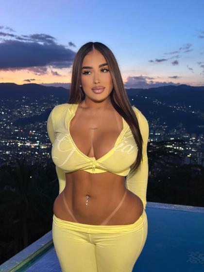 Melanie Rivers photo 199646