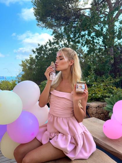 Pamela Reif photo 199749